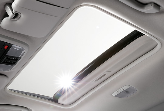 <sg-lang1>Power-sliding, Tilt-adjustable Glass Sunroof*³</sg-lang1><sg-lang2></sg-lang2><sg-lang3></sg-lang3>